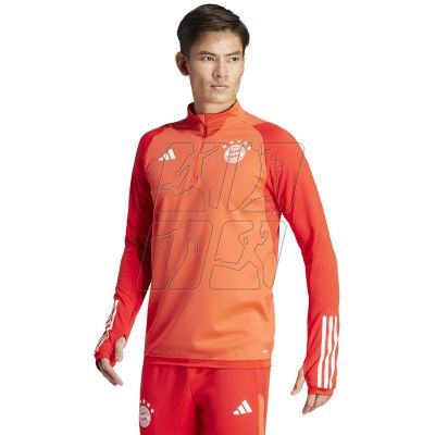 7. Adidas FC Bayern Training Top M IQ0609 sweatshirt