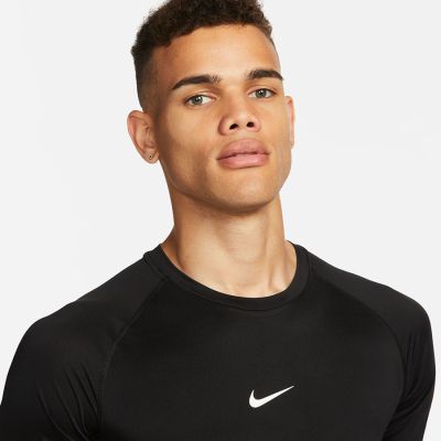 4. Nike Pro LS T-shirt FB7932-010