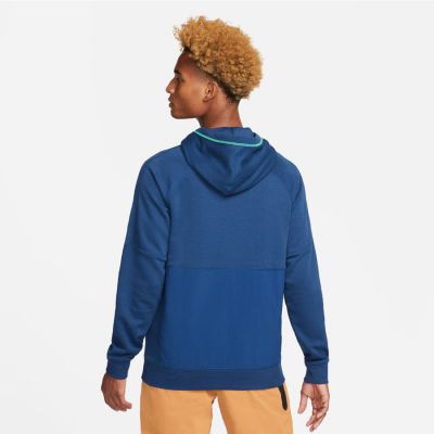 2. Nike Brazilian Travel M DH4822 490 sweatshirt