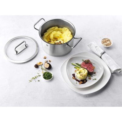 11. ZWILLING Pro 65123-240-0 tall pot with lid - 6.2 ltr