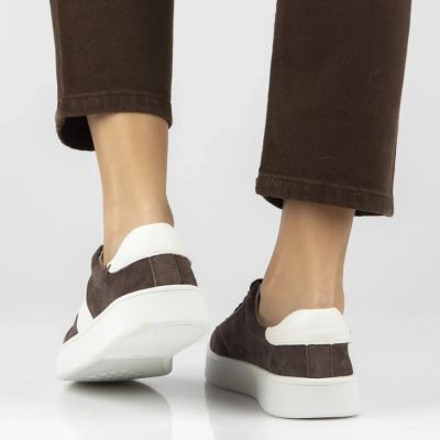 6. Women's leather sneakers on a brown platform Filippo DP7533