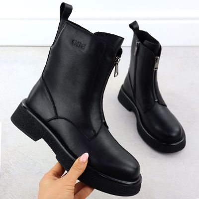 2. Women's leather ankle boots, black, Goe SS2N4145