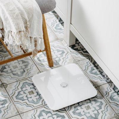 6. ADLER AD 8187w bathroom scale white