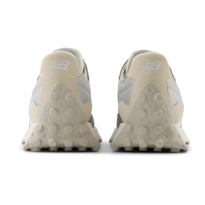 16. New Balance unisex sneakers U327FF