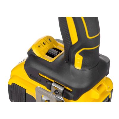 7. DeWalt 2 AKU DCD791P2-QW Cordless Drill/Driver