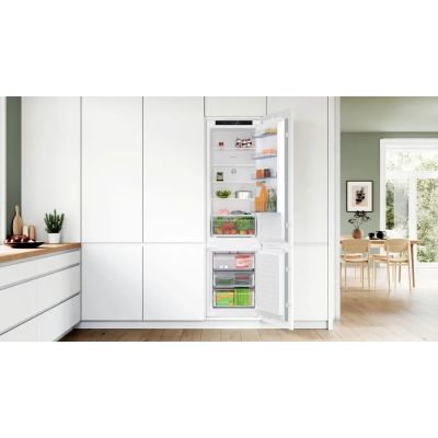 9. Built-in refrigerator BOSCH KIN96NSE0 193.5 cm high