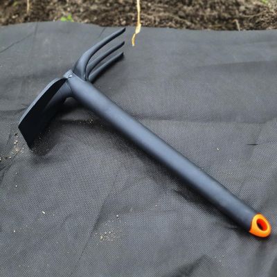 19. GARDEN HOE-RAKE