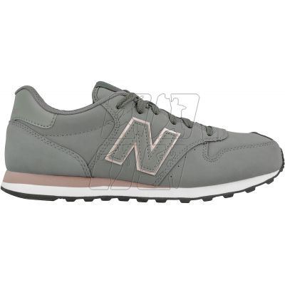 2. New Balance shoes in GW500CR