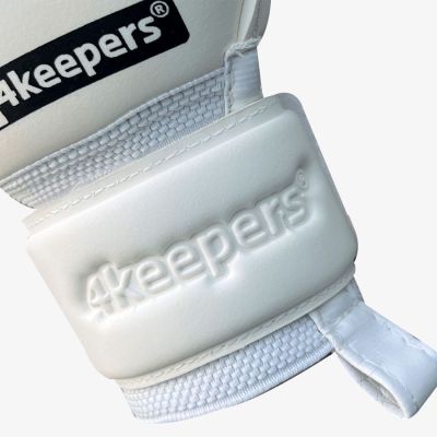 5. 4keepers Champ Champ Gold VII RF2G Gloves S1002651