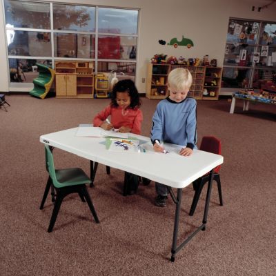12. Folding table 122 cm with adjustable height 4428