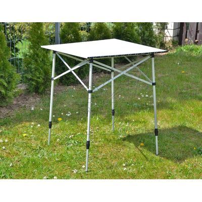 2. High Peak Sevilla 44180 Folding Table