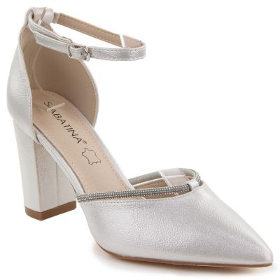 21. Women's beige openwork closed sandals Sabatina