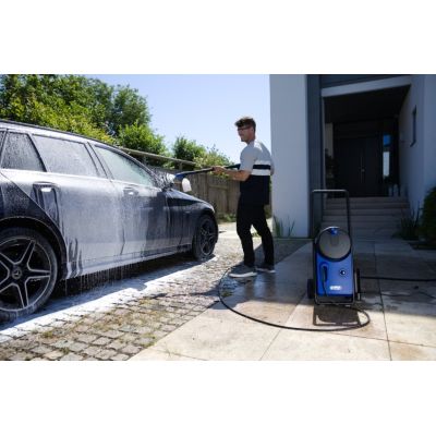 11. NILFISK CORE 140-8 In Hand Powercontrol Washer