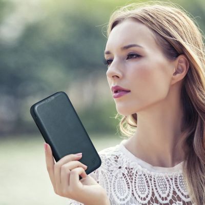 31. iCarer CE Oil Wax Premium Leather Folio Case iPhone 14 Plus magnetic flip case MagSafe blue (AKI14220707-BU)