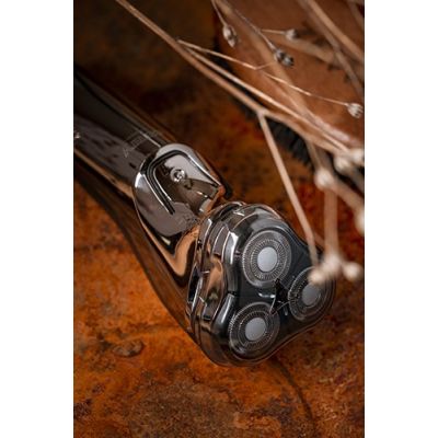 11. CAMRY CR 2925 Shaver