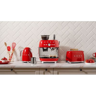 9. Coffee machine KLF03RDEU red