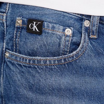 4. Calvin Klein Jeans Dad Jean M J30J323368