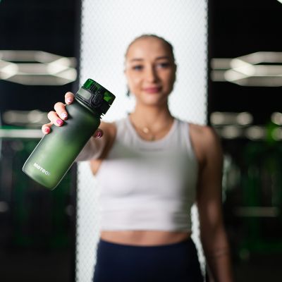 11. Meteor 650 ml sports bottle dark green