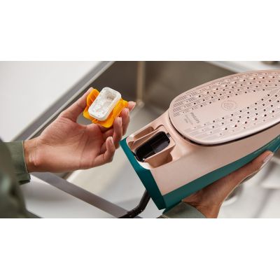 26. PHILIPS DST 8030/70 iron