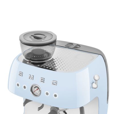 8. Smeg EGF03PBEU coffee machine Manual espresso machine 2.4 l