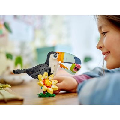 7. LEGO Creator 3in1 31173 - Wild Animals: Tropical Toucan