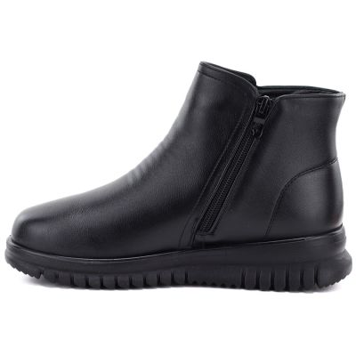 3. Comfortable women's ankle boots with a wedge, black Potocki PT16398