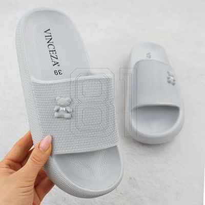 4. Vinceza W 75210 flip-flops JAN403A
