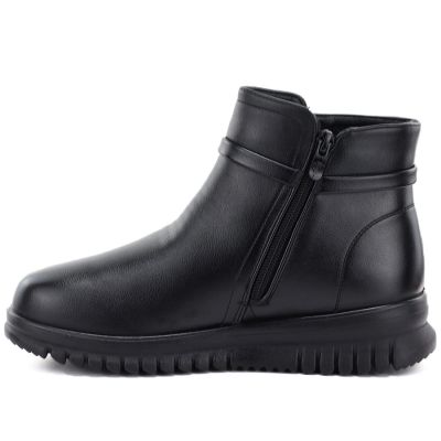 7. Comfortable women's ankle boots with a wedge, black Potocki PT16397