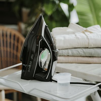 10. ADLER AD 5054 steam iron