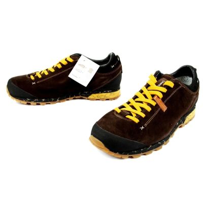 8. AKU Bellamont III Suede GTX Hiking Shoes - Brown/Yellow