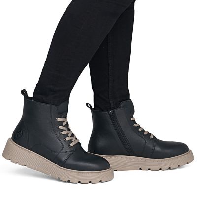 6. Women's leather ankle boots on a black platform Rieker 70405-01