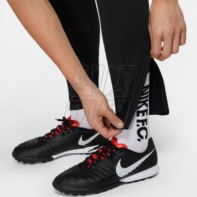 7. Nike FC Essential M CD0576-010 pants