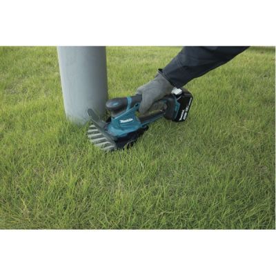 52. MAKITA DUM604ZX Cordless Grass Shears