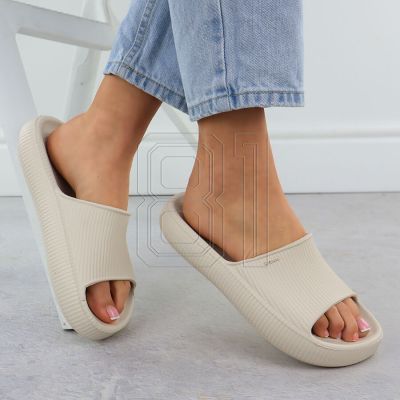 8. Zaxy RR285048 W INT2134A flip flops