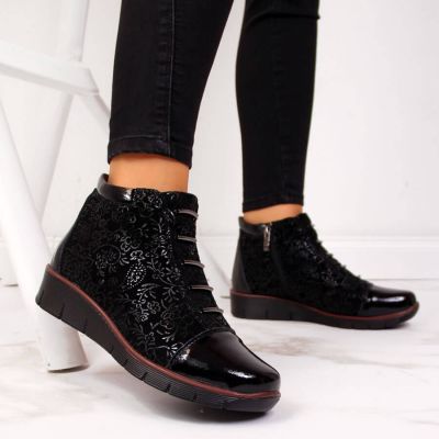 2. Women’s black insulated leather ankle boots with print, Filippo
