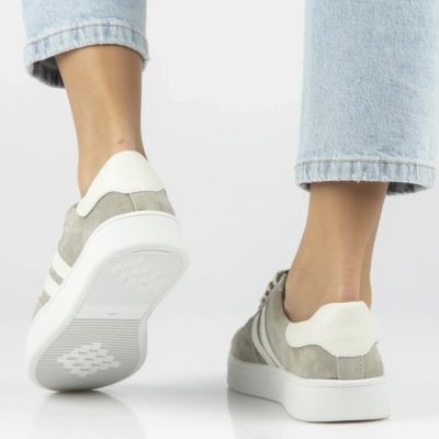 7. Women's leather sneakers on the platform in khaki Filippo DP7512