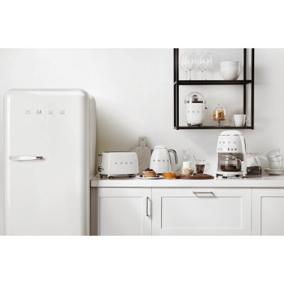 63. SMEG DCF02WHEU coffee machine