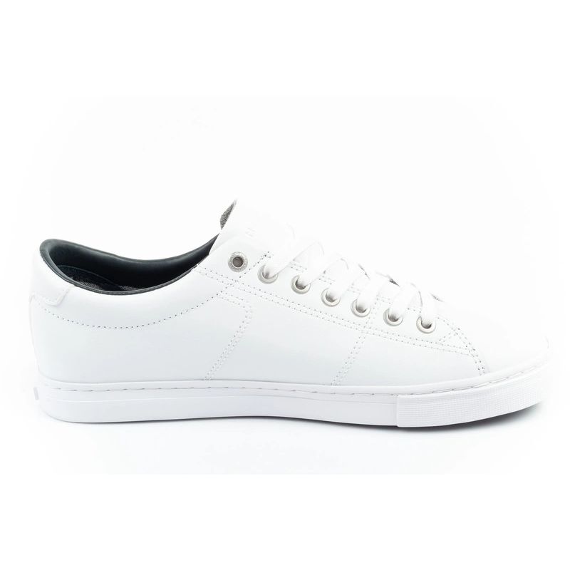 13. Tommy Hilfiger Essential M shoes FM0FM02157100