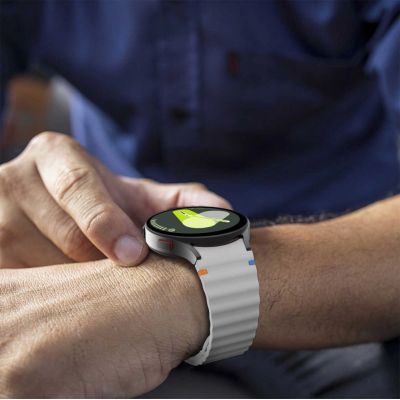 4. Tech-Protect Silicone Sport Strap for Samsung Galaxy Watch 4 / 5 / 5 Pro / 6 / 7 / FE - Beige