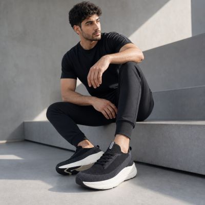 6. Women's black platform sneakers Kobbo Vinceza 102421