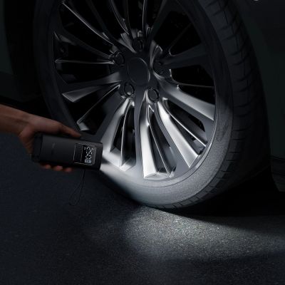 10. Baseus SuperMini Pro Battery Compressor with Display - Black