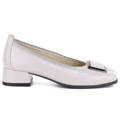 2. Vinceza 18129 Gray Leather Low Heel Pumps