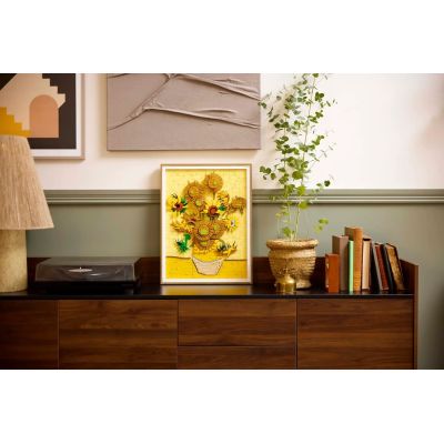 9. LEGO Art 31215 "Sunflowers" Vincent van Gogh