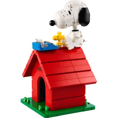 32. LEGO Ideas 21368 - Peanuts: Snoopy's Bud