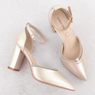 16. Women's beige openwork closed sandals Sabatina