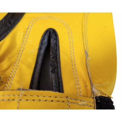 9. (W) TOP TEN FIGHT RTT-2 Boxing Gloves 10 oz Black and Yellow