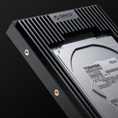 5. Orico D2SS-6G Drive Adapter 2.5" to 3.5" Converter - Black