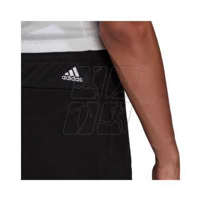 2. Adidas Essentials Slim Logo Shorts W GM5524