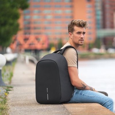 29. XD DESIGN ANTI-THEFT BACKPACK BOBBY HERO REGULAR BLACK P/N: P705.291