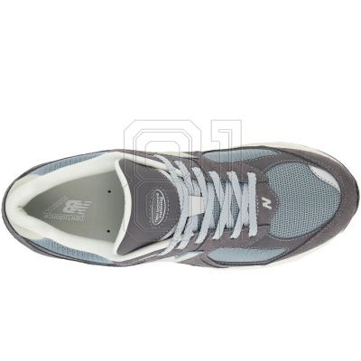 8. New Balance M2002RFB sports shoes